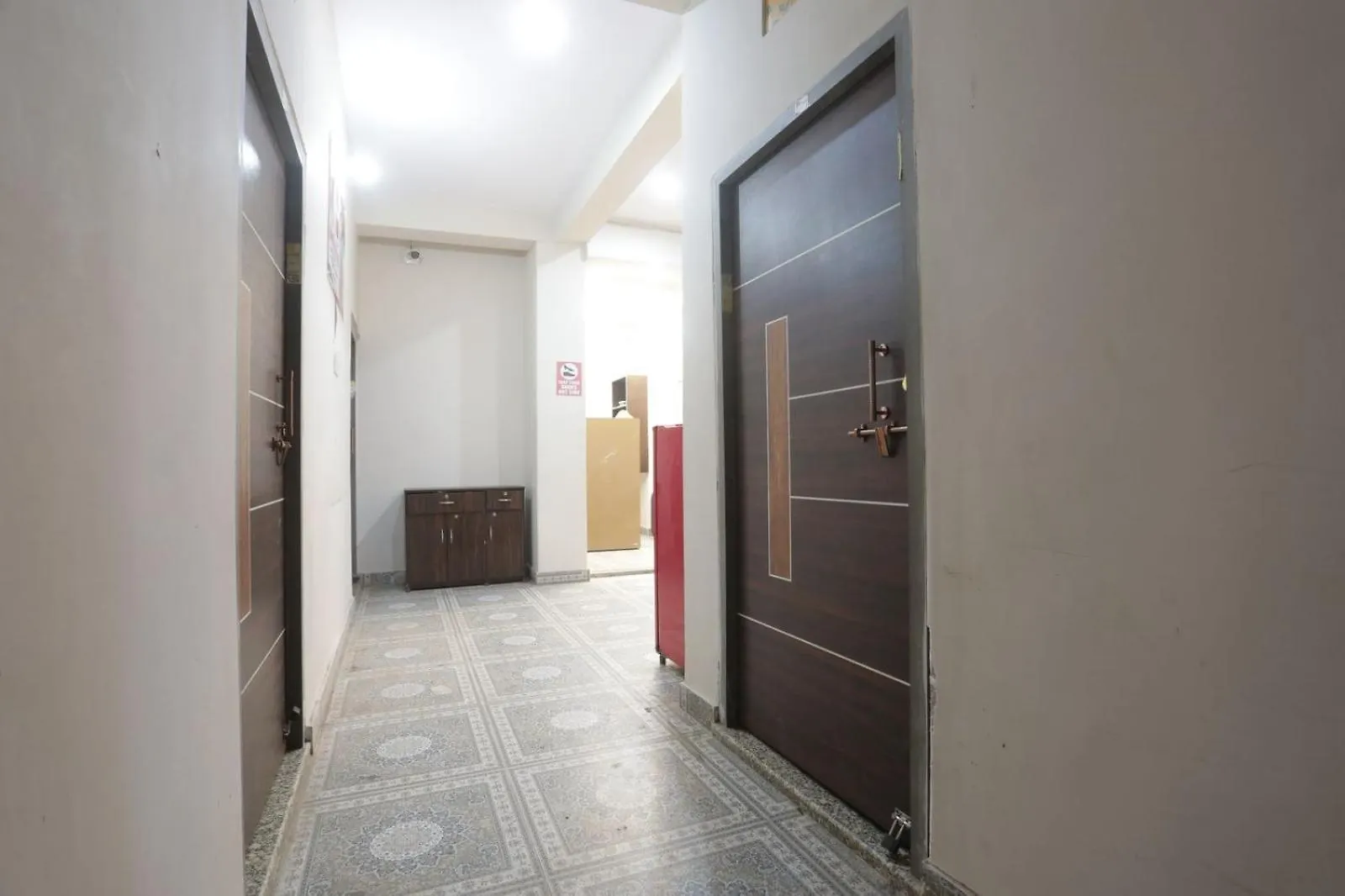 Hotel Kashi ! Residency ! Near Kashi Vishwanath Temple - Luxury Air Conditioned Rooms With Free Wi-Fi Facility Varanasi Habitación en casa particular
