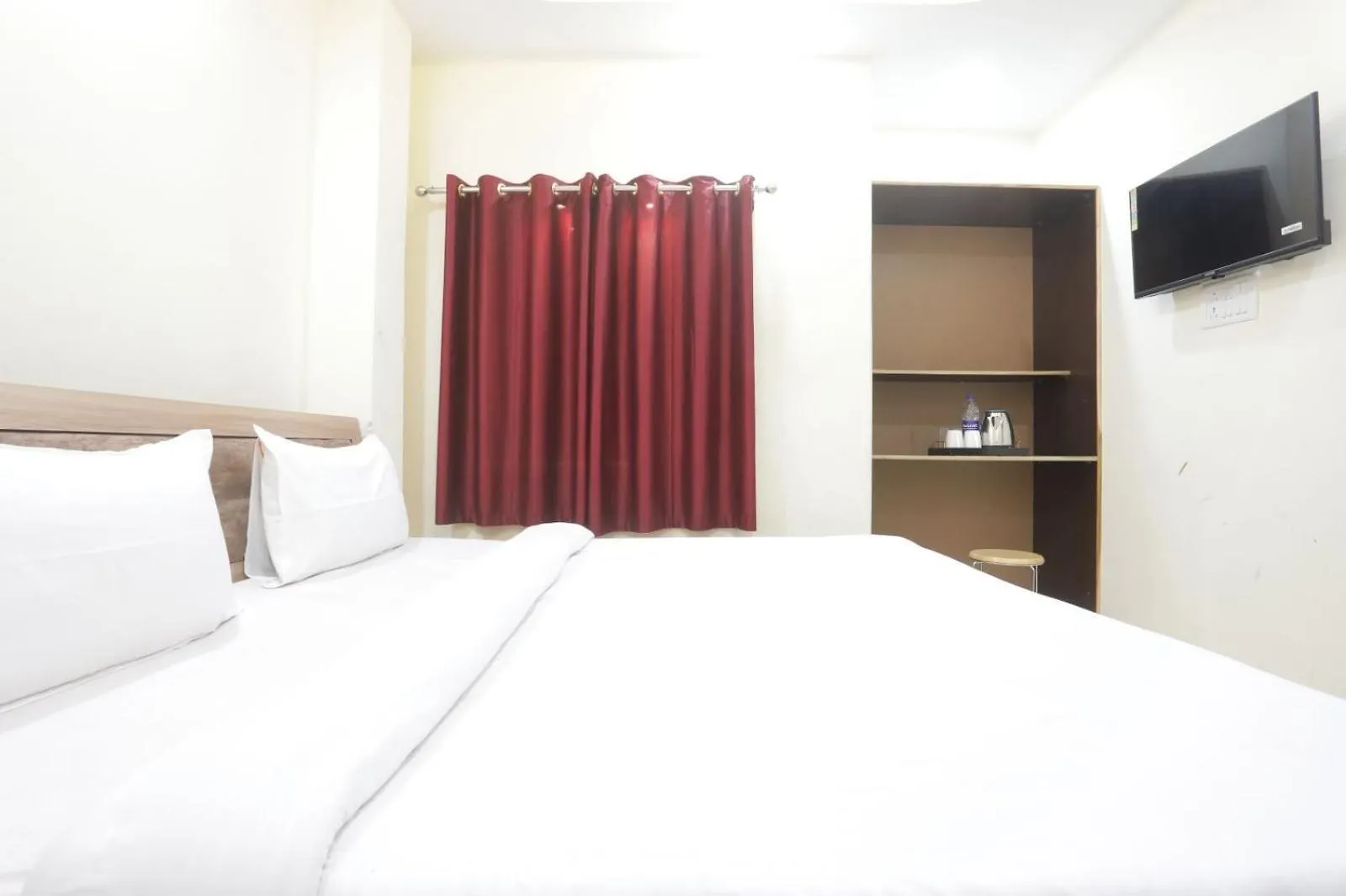 Hotel Kashi ! Residency ! Near Kashi Vishwanath Temple - Luxury Air Conditioned Rooms With Free Wi-Fi Facility Varanasi 0*,