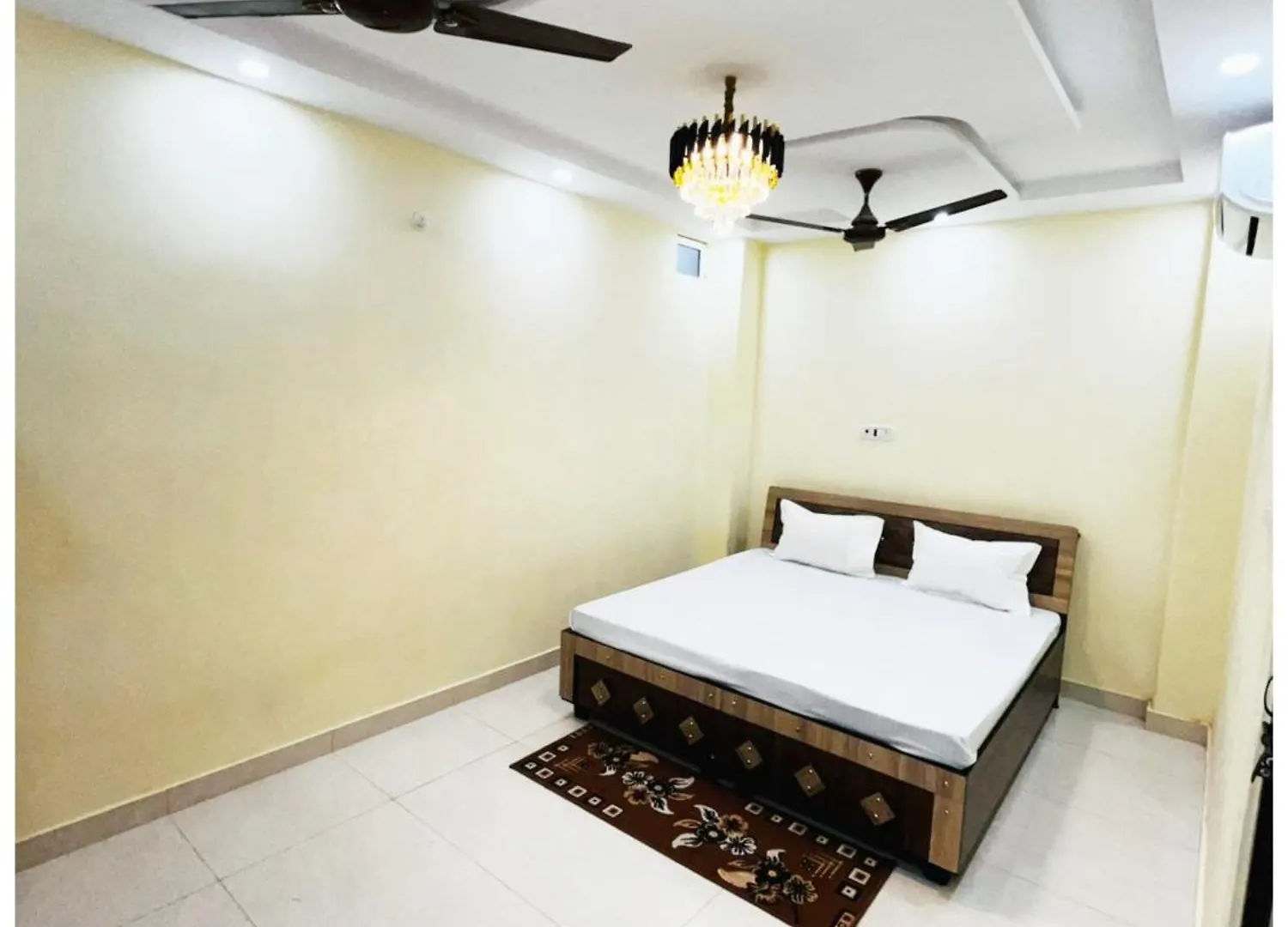 Habitación en casa particular Hotel Kashi ! Residency ! Near Kashi Vishwanath Temple - Luxury Air Conditioned Rooms With Free Wi-Fi Facility Varanasi